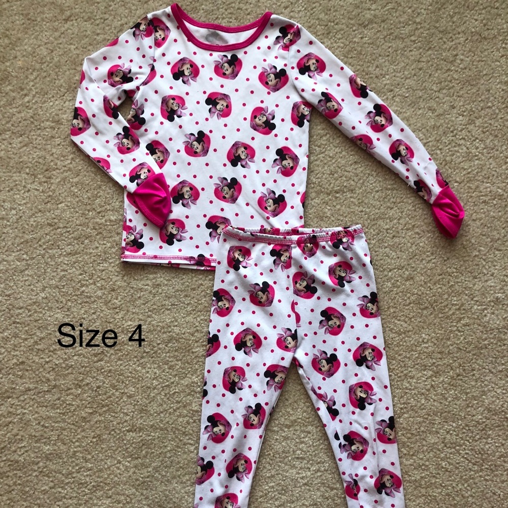 🌟4 for $20 or less🌟 Minnie Mouse Cuddl Duds - Picture 1 of 3